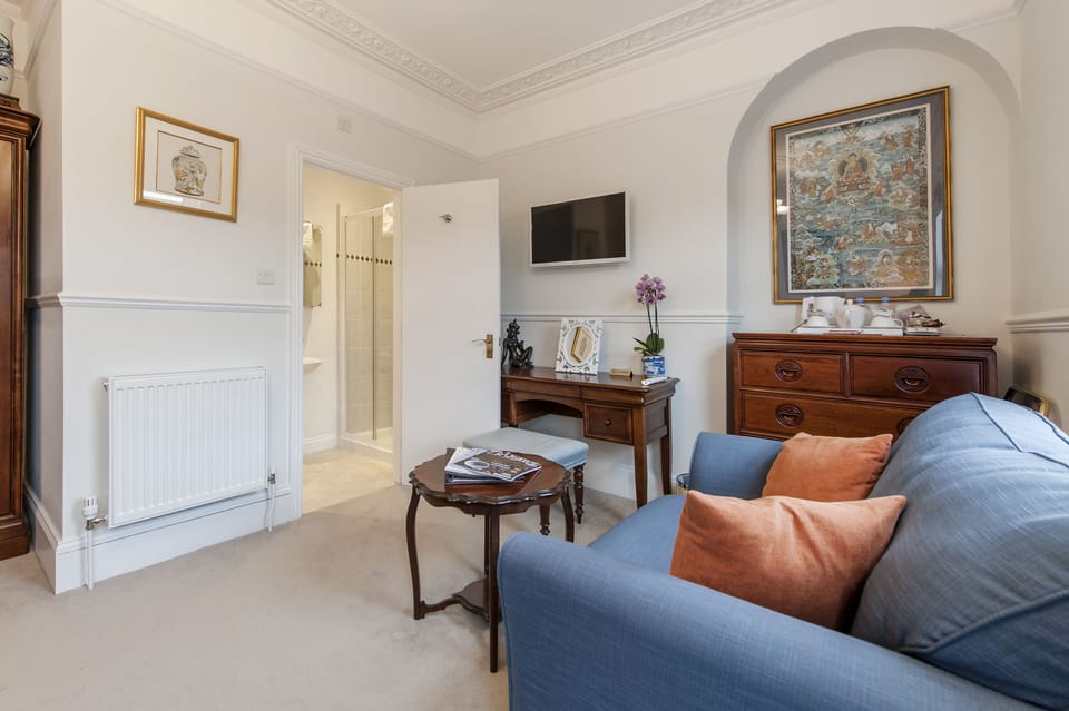 Royal Gala | Iron/ironing board, free WiFi, bed sheets