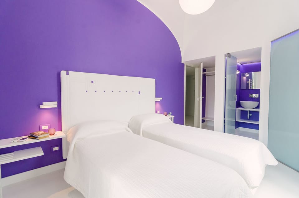 Deluxe Double or Twin Room | Desk, blackout drapes, WiFi (free), individually decorated