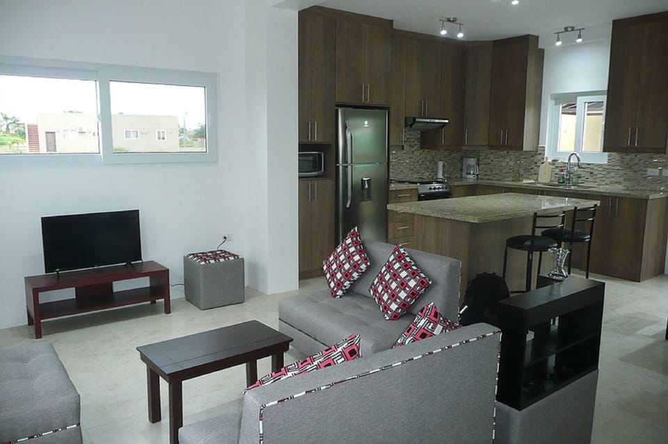 Family House, Multiple Beds, Ocean View | Living area | 42-inch Smart TV with cable channels, TV, Netflix