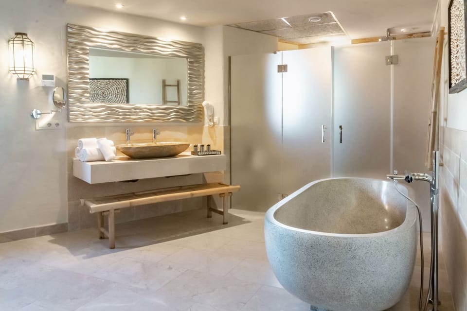 Hair dryer, bidet, towels