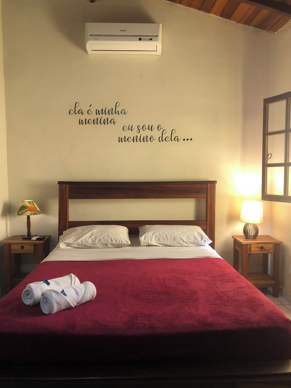 Minibar, free WiFi, bed sheets