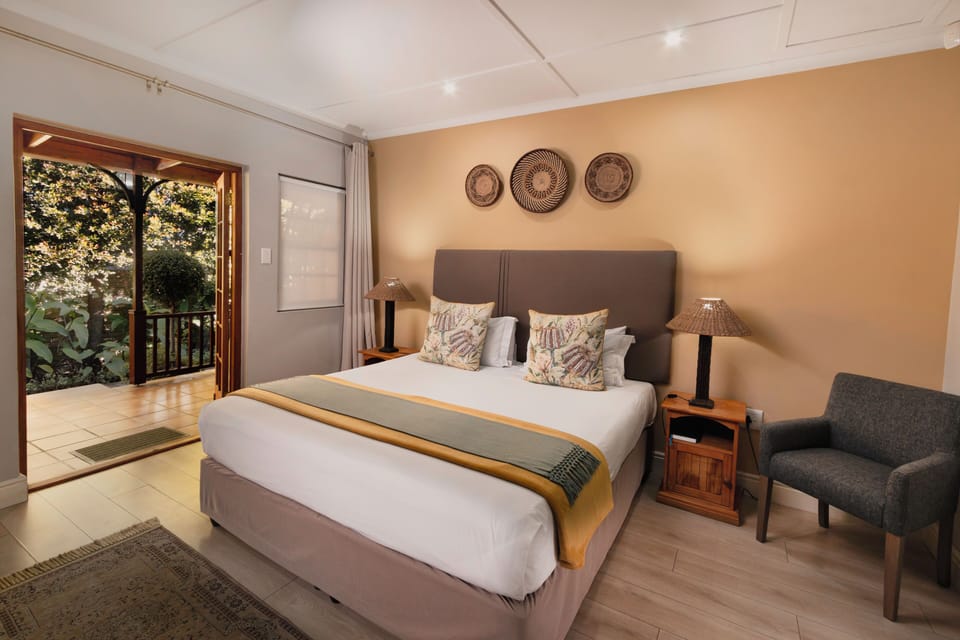Room (Stoep/Verandah Queen) | Premium bedding, in-room safe, individually furnished