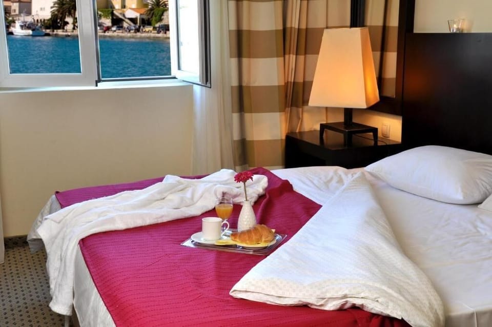 In-room safe, soundproofing, iron/ironing board, cribs/infant beds