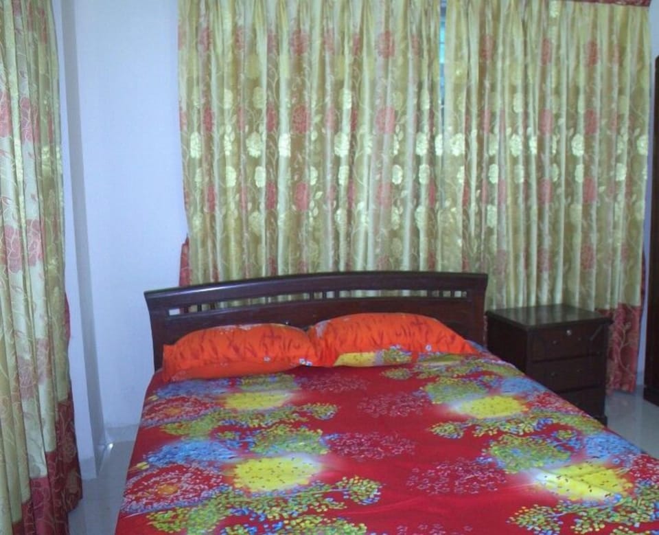 Economy Apartment, 1 Double Bed | 3 bedrooms, free WiFi