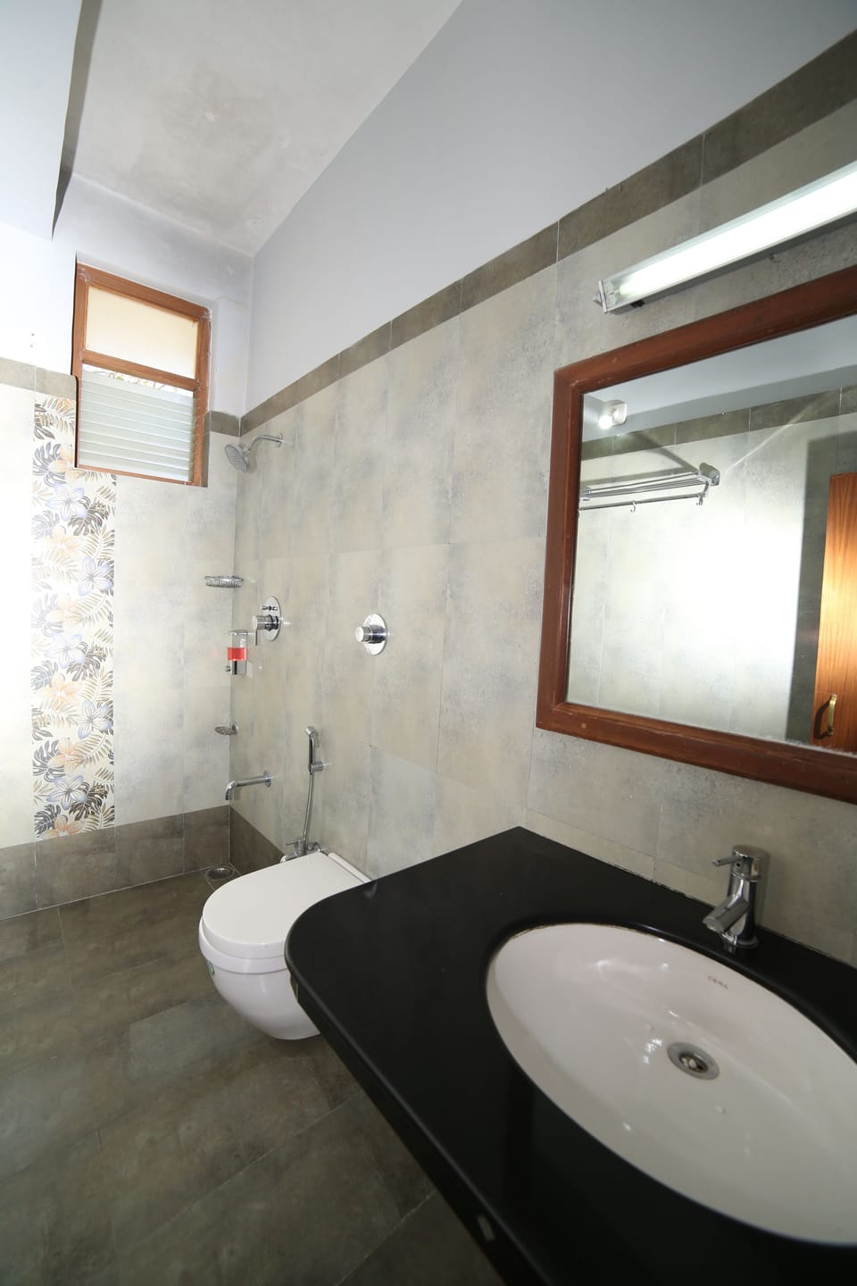 Luxury Suite AC Room | Bathroom | Shower, rainfall showerhead, bidet, towels