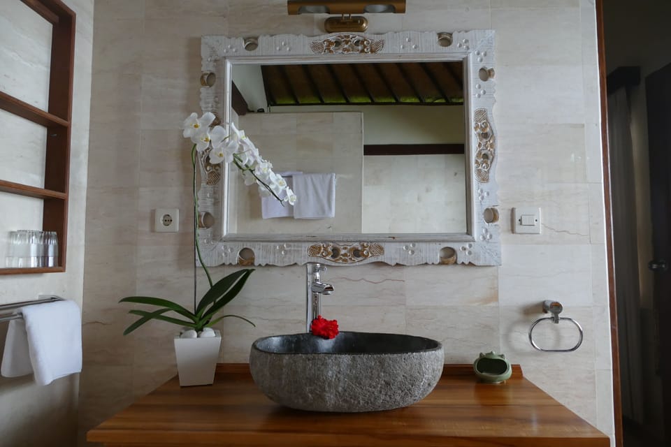 Deluxe Bungalow, 2 Bedrooms, Sea View | Bathroom sink