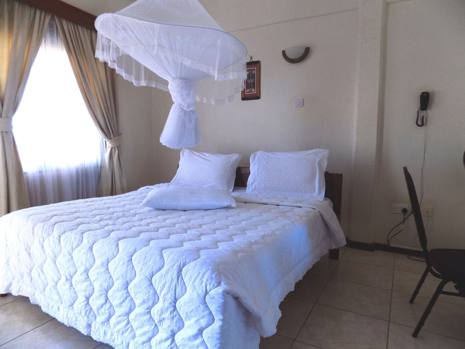 Deluxe Double Room, 1 Double Bed | Premium bedding, individually decorated, individually furnished, desk
