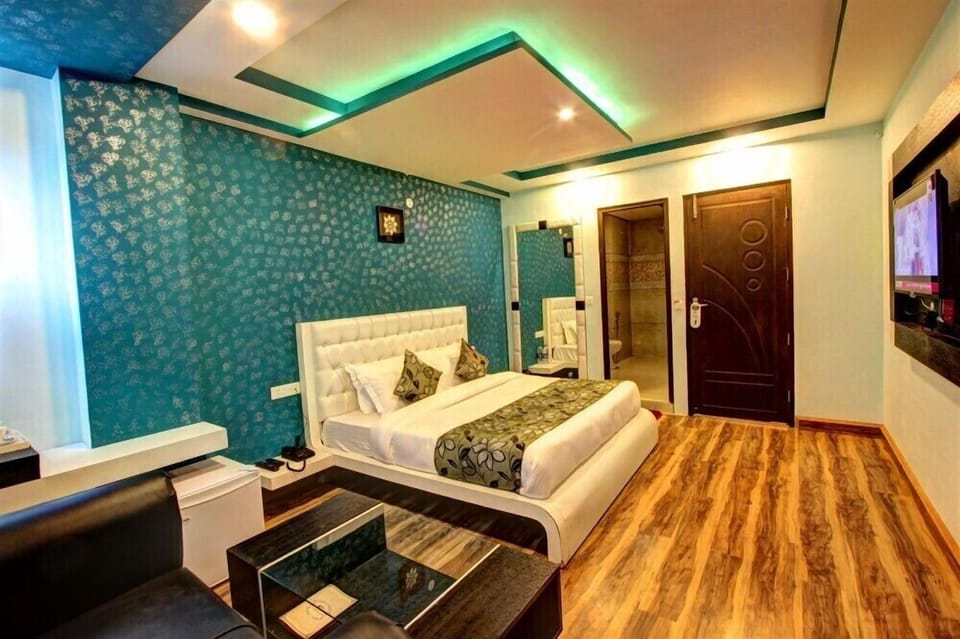Grandeur Room | Free WiFi