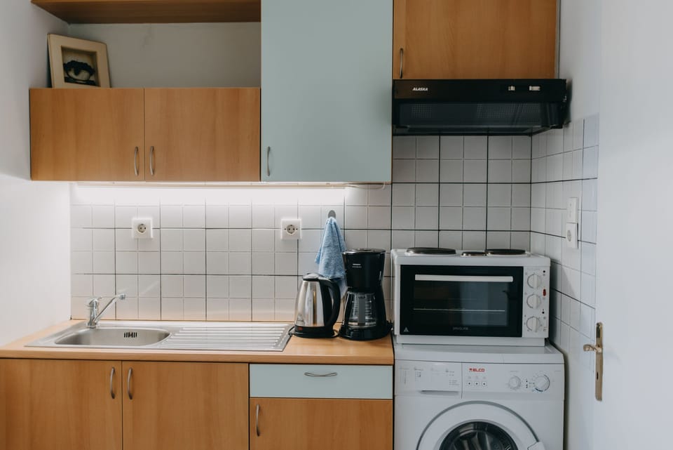 Comfort Apartment, 1 Bedroom, Terrace, City View | Private kitchen | Full-size fridge, microwave, oven, stovetop