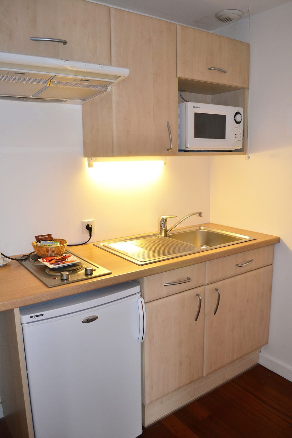 Standard Triple Room | Private kitchen | Fridge, microwave, espresso maker, coffee/tea maker