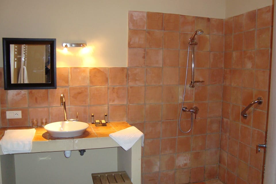 Bathroom | Hair dryer, towels, soap, shampoo