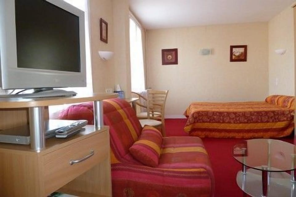 Superior Double Room | Desk, free WiFi, bed sheets