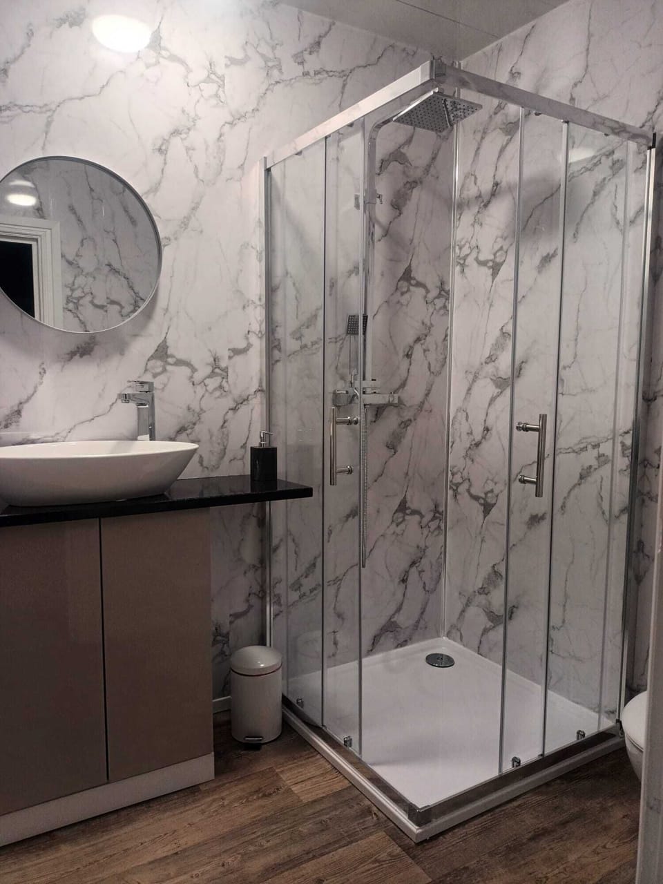 Twin Room | Desk, laptop workspace, free WiFi, bed sheets