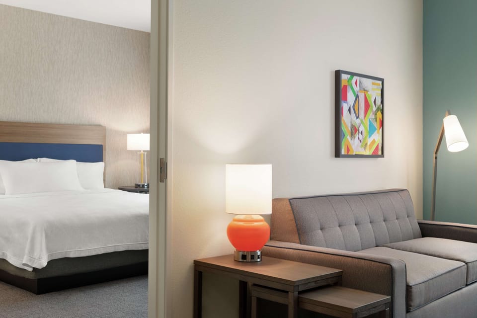 Suite, 1 Bedroom, Non Smoking | Living area | Flat-screen TV
