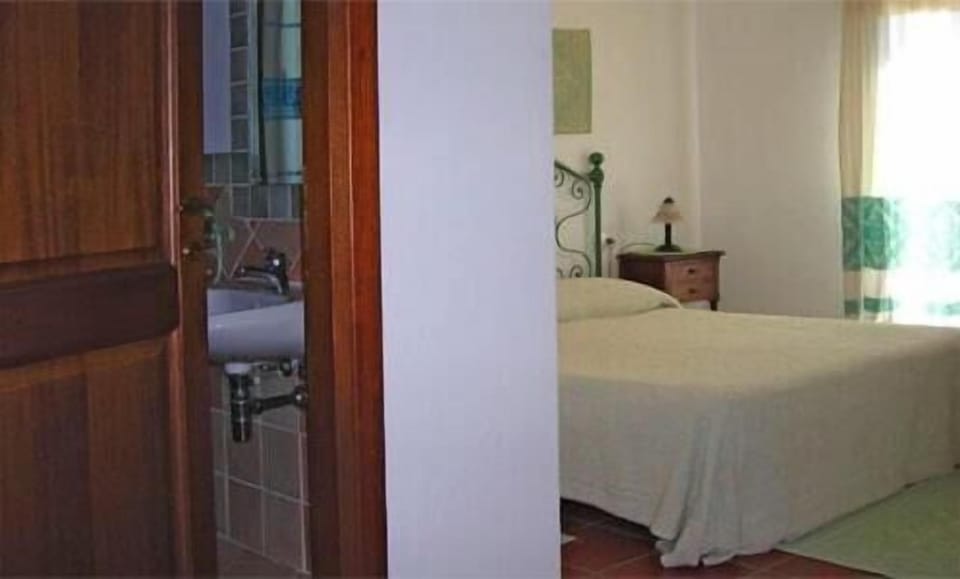 1 bedroom, minibar, desk, blackout drapes