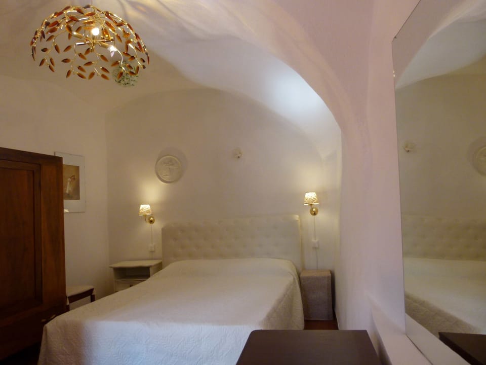 Apartment, 1 Bedroom (Casa Rosa) | Desk, laptop workspace, cribs (surcharge), WiFi (free)