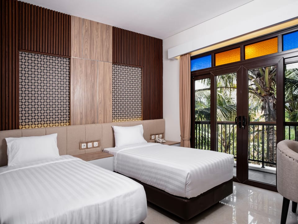 Deluxe Room, 2 Twin Beds | Pillowtop beds, blackout drapes, soundproofing, WiFi