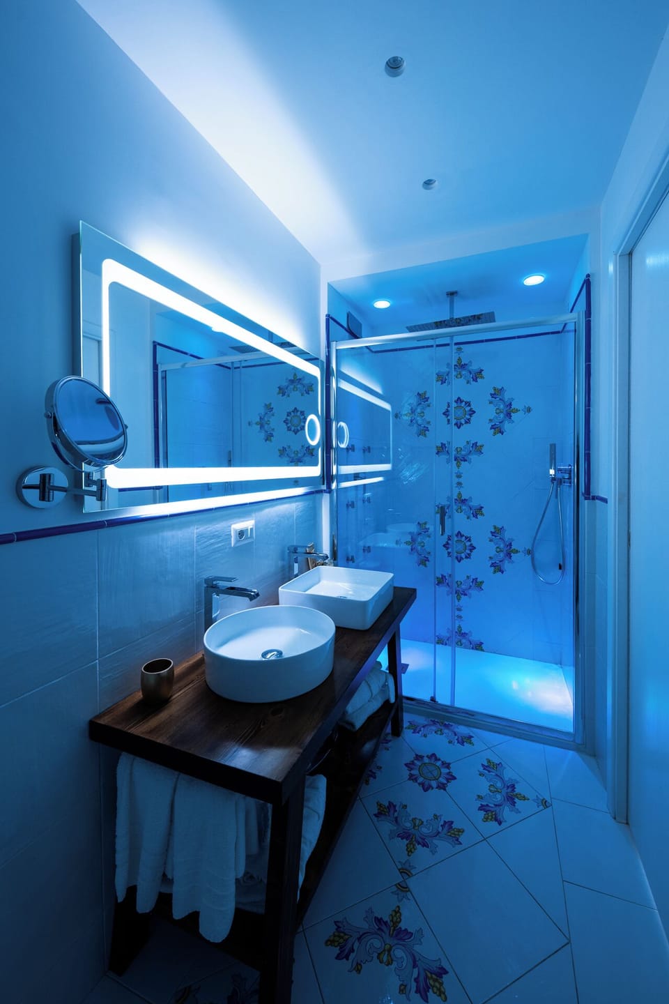 Deluxe Room, Sea View | 1 bedroom, Frette Italian sheets, premium bedding, memory foam beds