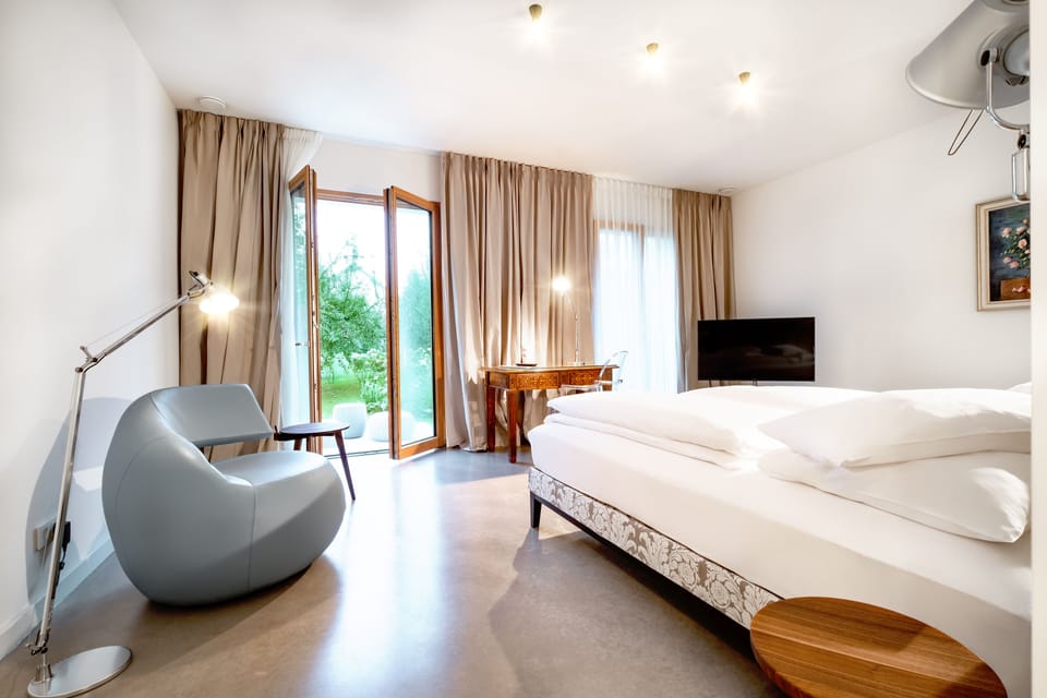 Deluxe Double Room | Desk, blackout drapes, free WiFi, bed sheets