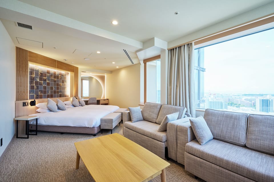 Deluxe Room, 4 Bedrooms, Non Smoking | In-room safe, desk, laptop workspace, blackout drapes