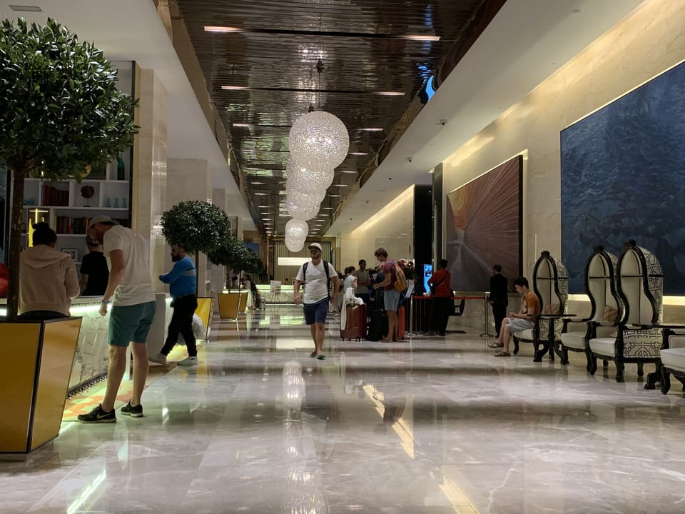 Lobby lounge