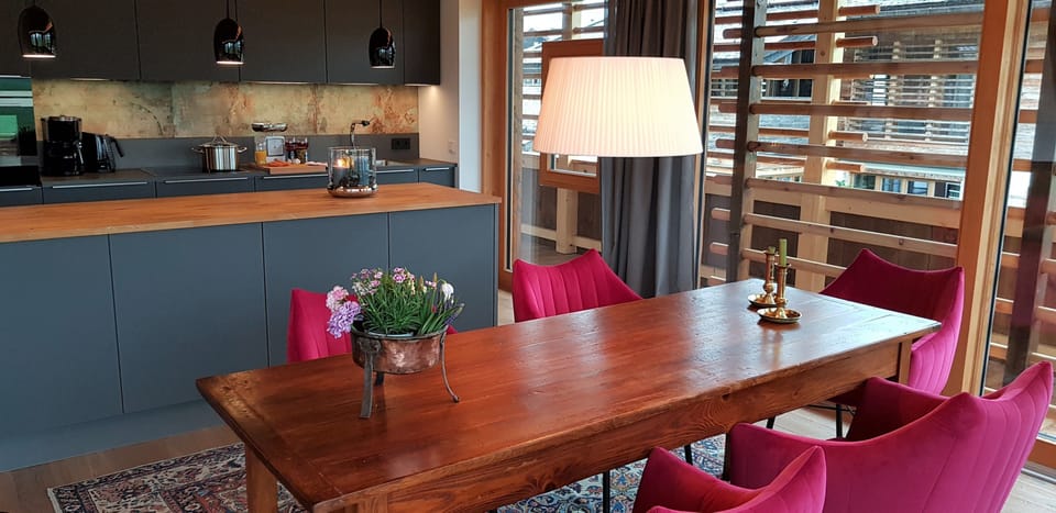 Apartment (Kaiserkrone) | In-room dining