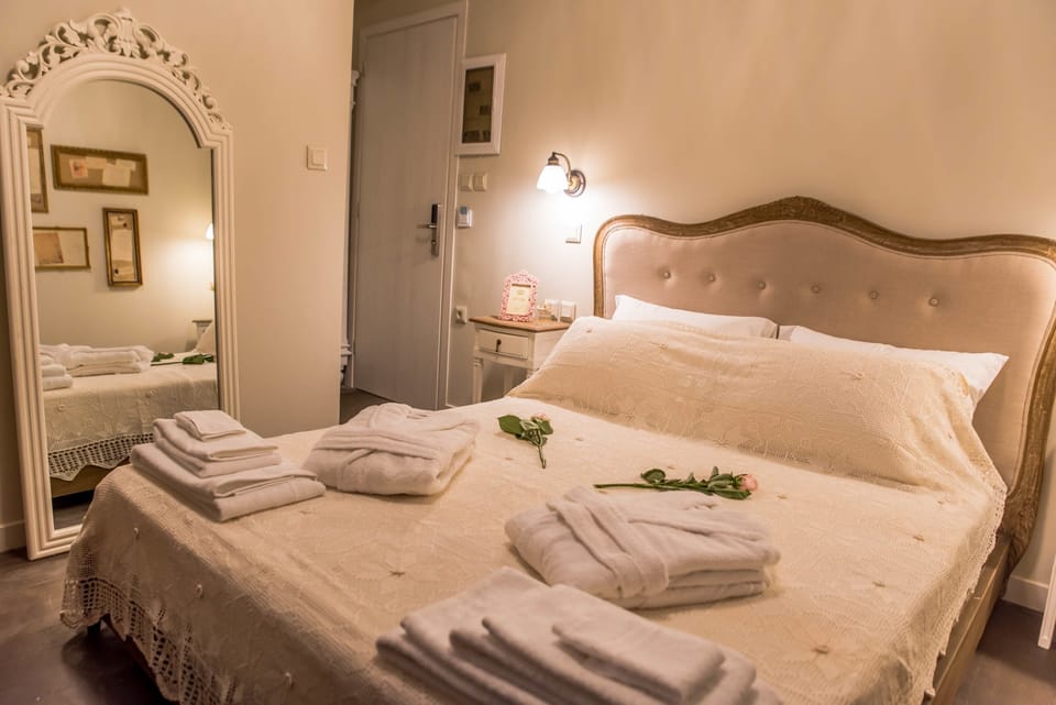 Suite, 1 Bedroom, Executive Level | 1 bedroom, premium bedding, down comforters, memory foam beds