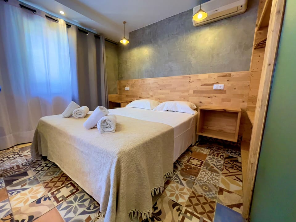 Junior Suite | Individually decorated, bed sheets