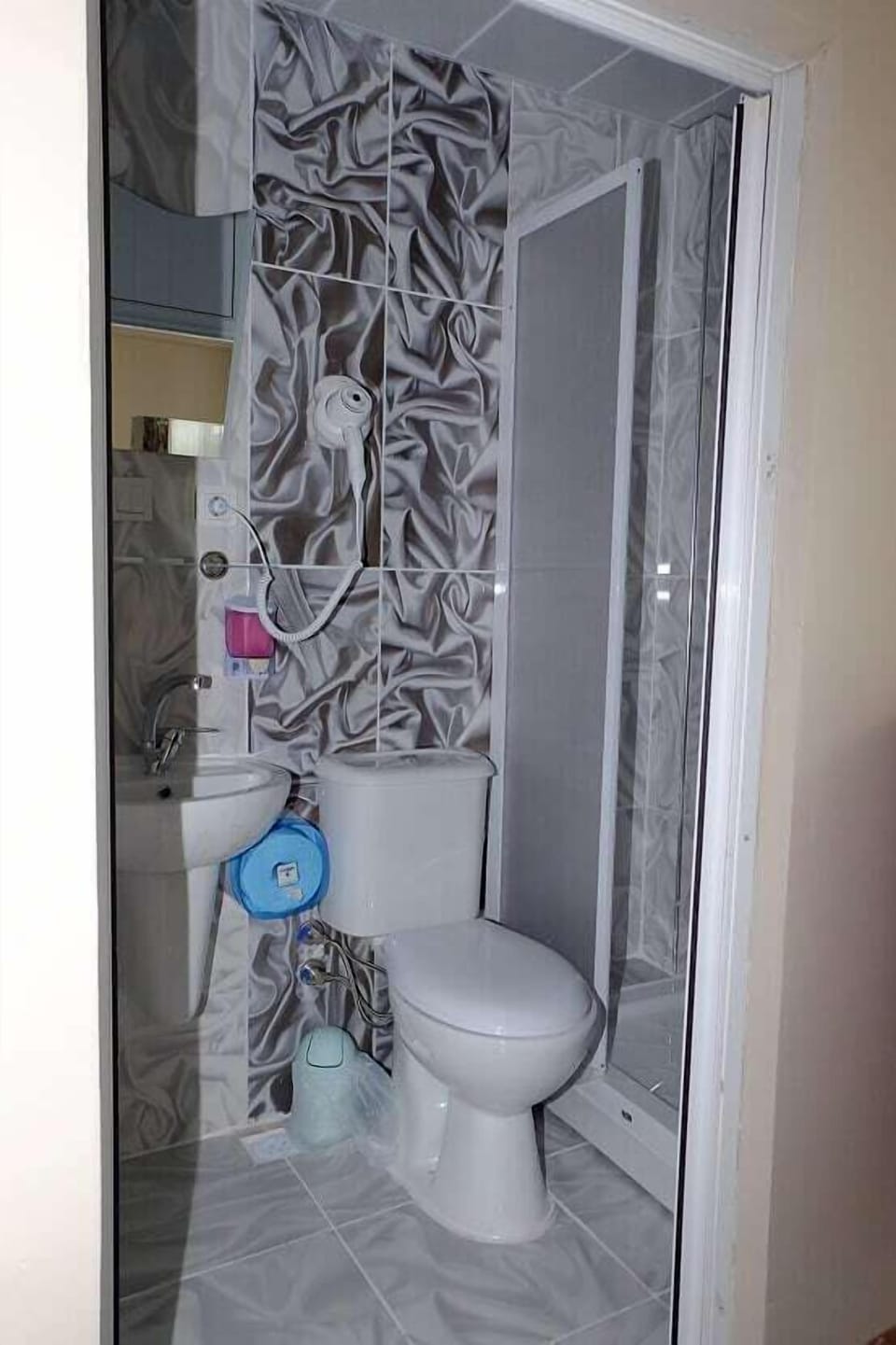 Free toiletries, hair dryer, slippers, bidet