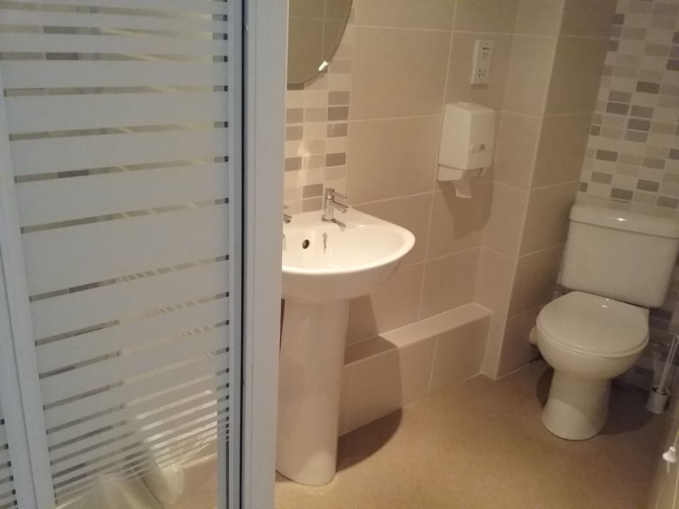 Standard Twin Room, Ensuite | Bathroom