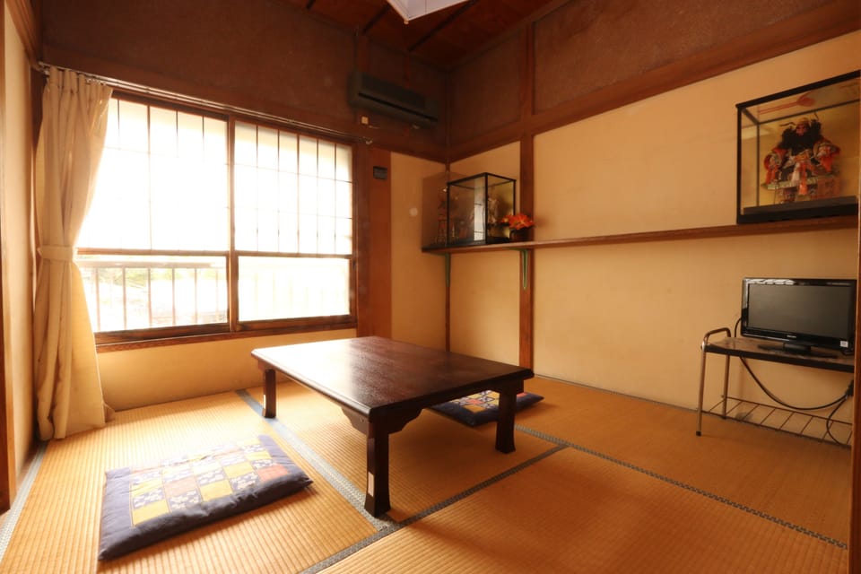 Japanese Style Room for 3 Guests | Free WiFi