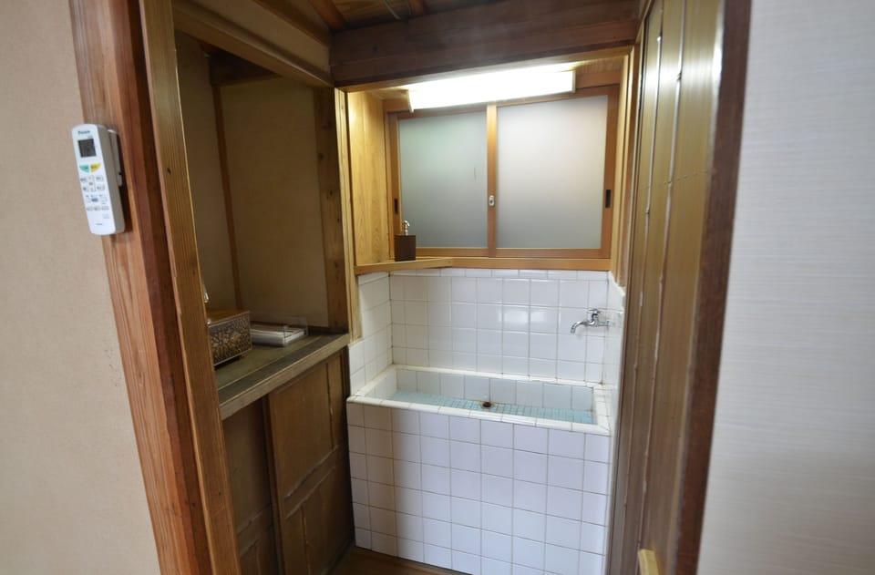 Japanese Standard Style Room | WiFi (free), bed sheets