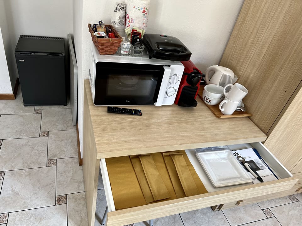 Standard Double or Twin Room | In-room dining