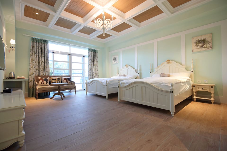 Standard Quadruple Room | Minibar, desk, blackout drapes, soundproofing