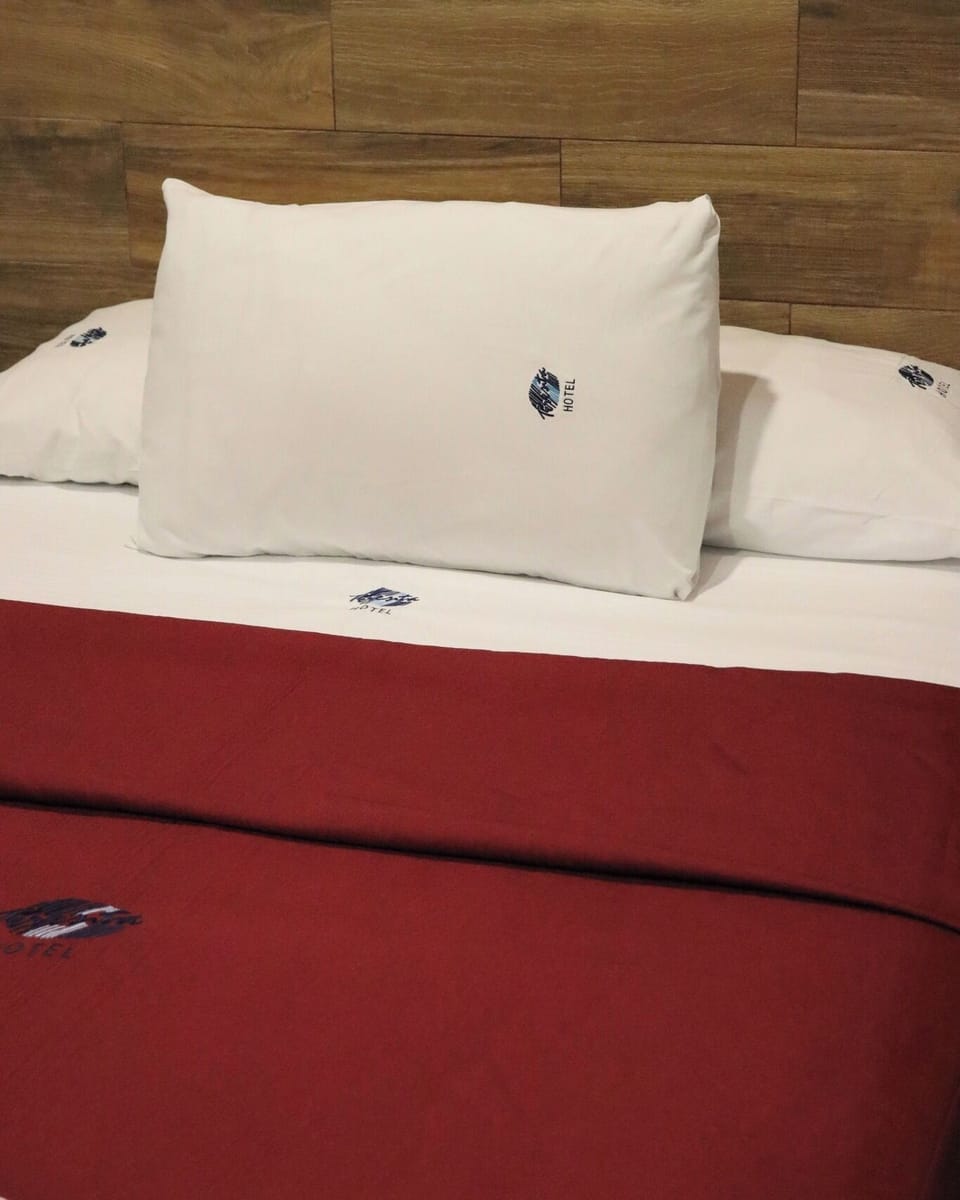 Standard Room, 1 Double Bed | In-room safe, blackout drapes, iron/ironing board, free WiFi