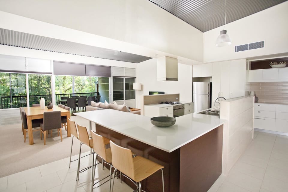 Coffee/tea maker, fridge, microwave, electric kettle