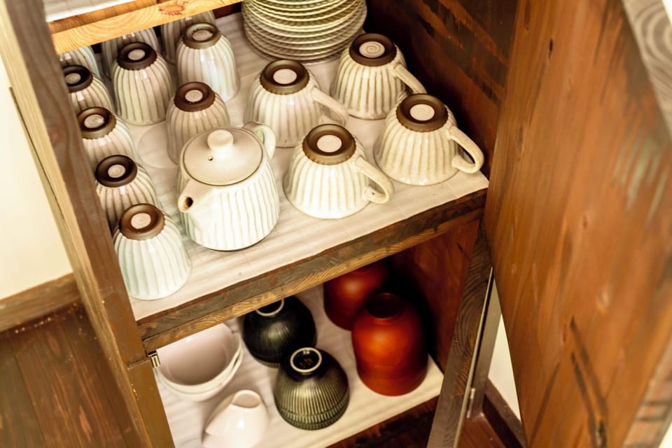 Private Vacation Home | Private kitchen | Fridge, microwave, stovetop, cookware/dishes/utensils