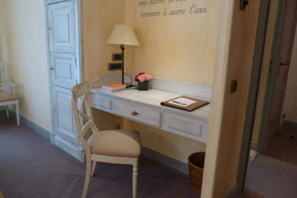 Minibar, in-room safe, desk, cribs/infant beds