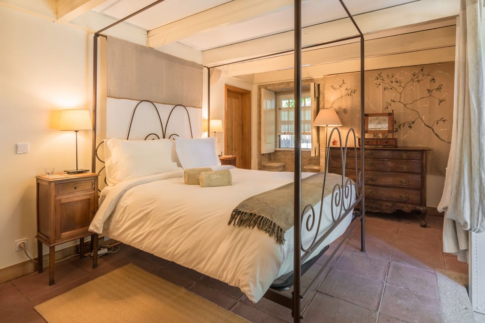 Casa da Vinha (Suite) | Egyptian cotton sheets, premium bedding, pillowtop beds
