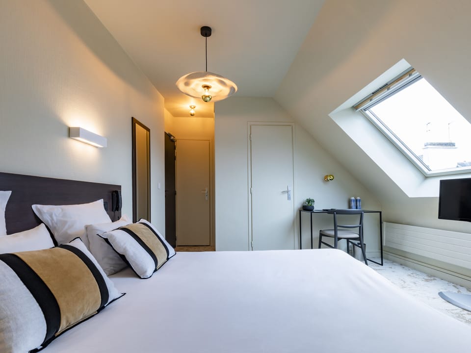 Quadruple Room | Desk, soundproofing, free WiFi, bed sheets