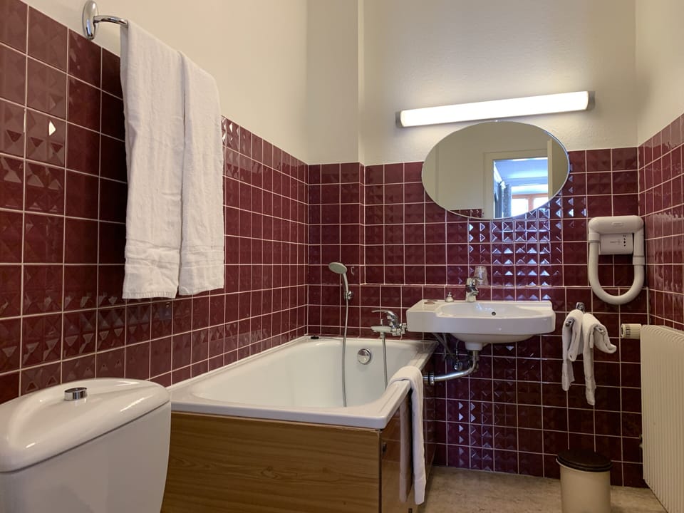 Single Room | Bathroom | Deep soaking tub, bathrobes, towels