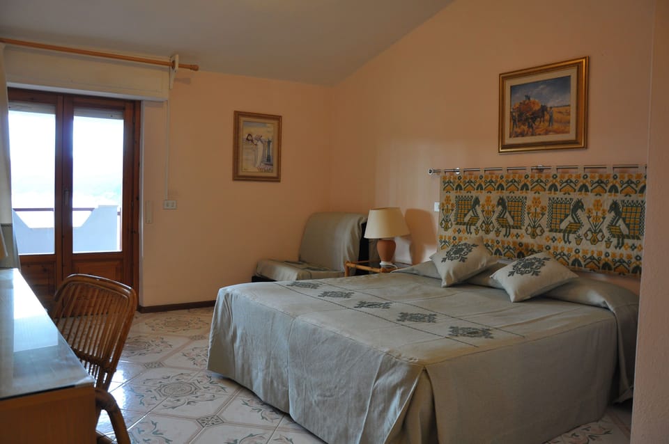 In-room safe, desk, cribs/infant beds, free WiFi