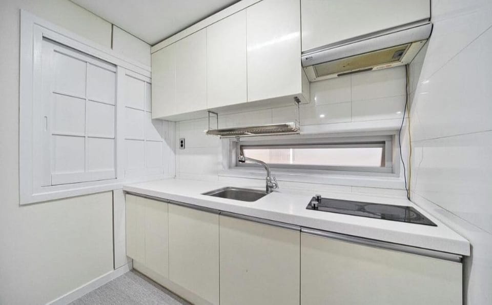 Family Twin Room | In-room safe, desk, soundproofing, free WiFi