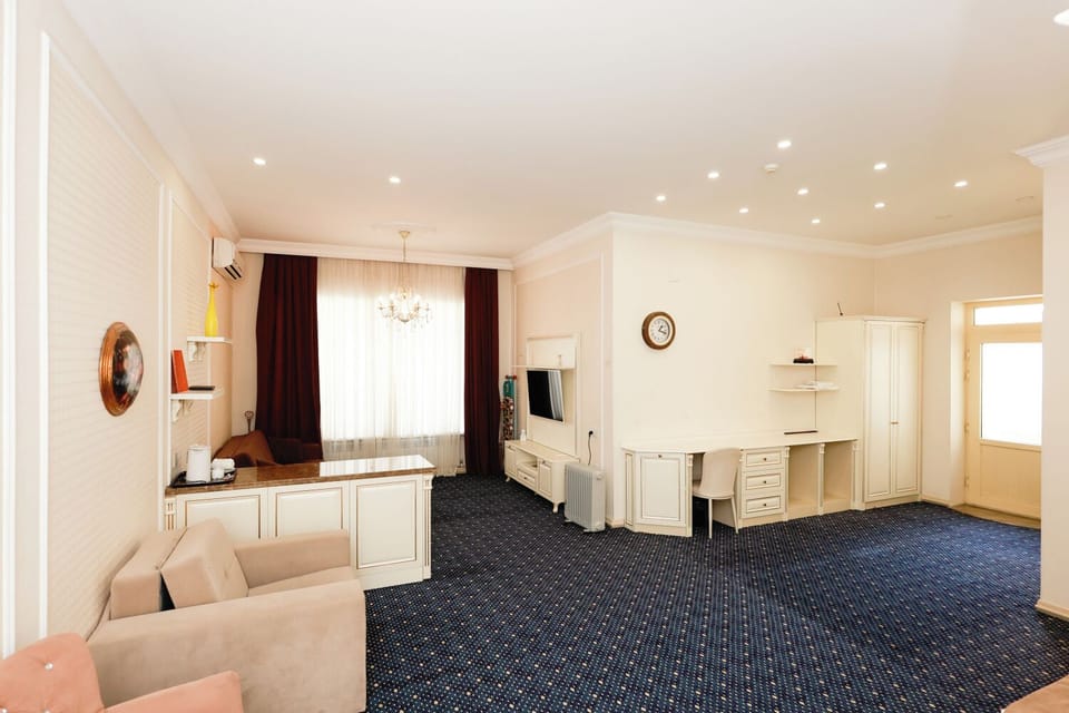 Family Studio Suite | Minibar, free WiFi, bed sheets