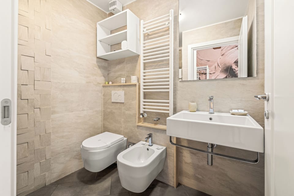 Superior Room | Bathroom | Shower, free toiletries, hair dryer, bidet