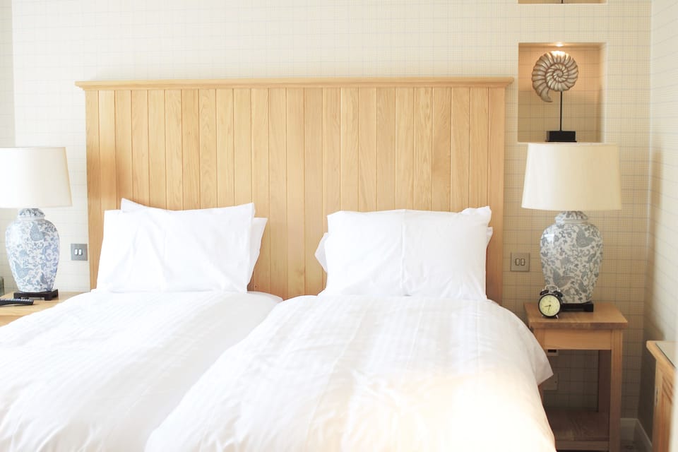 Desk, soundproofing, iron/ironing board, free WiFi