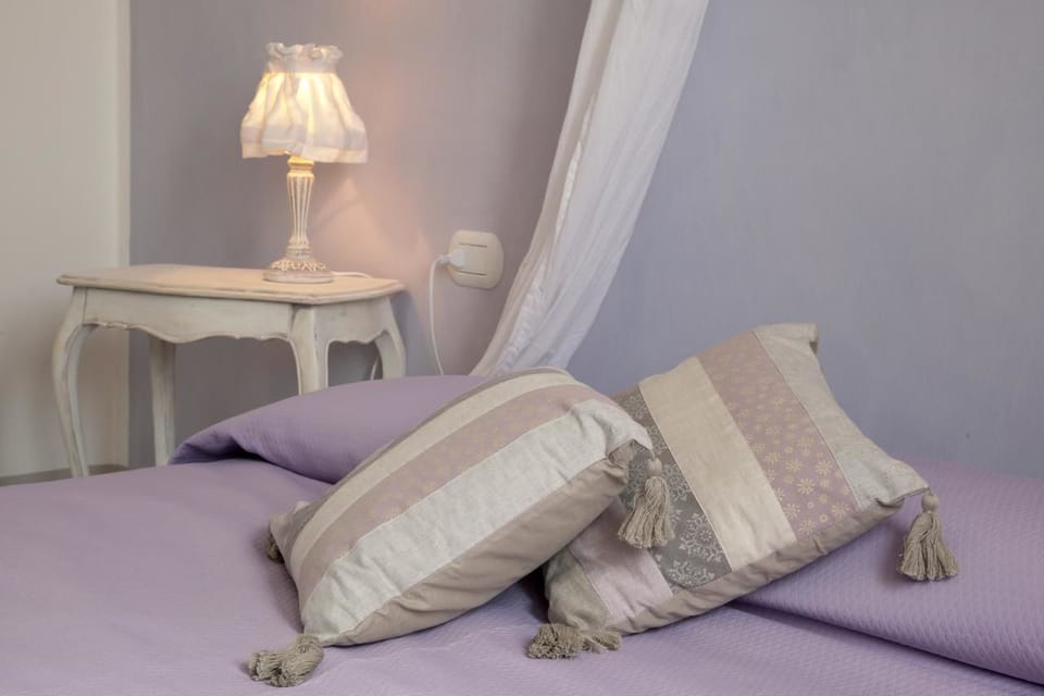 Room, 1 Queen Bed (lavanda & cardamomo) | Free WiFi, bed sheets