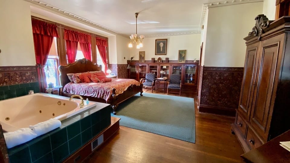 The Library (1st Floor) | Blackout drapes, iron/ironing board, free WiFi, bed sheets