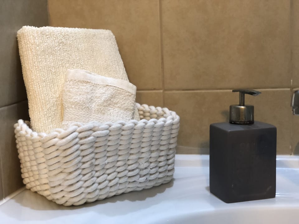 Bathroom amenities