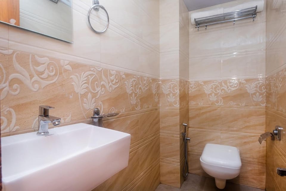 Hotel Aiston Inn Hotel in Mumbai